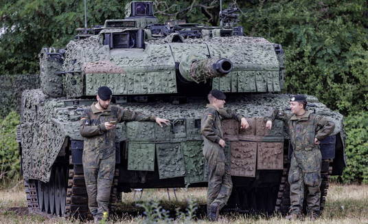 Ucrânia confirma que vai receber até 140 tanques que podem revolucionar e encerrar a guerra (Axel Heimken/AFP – 11.07.2022)